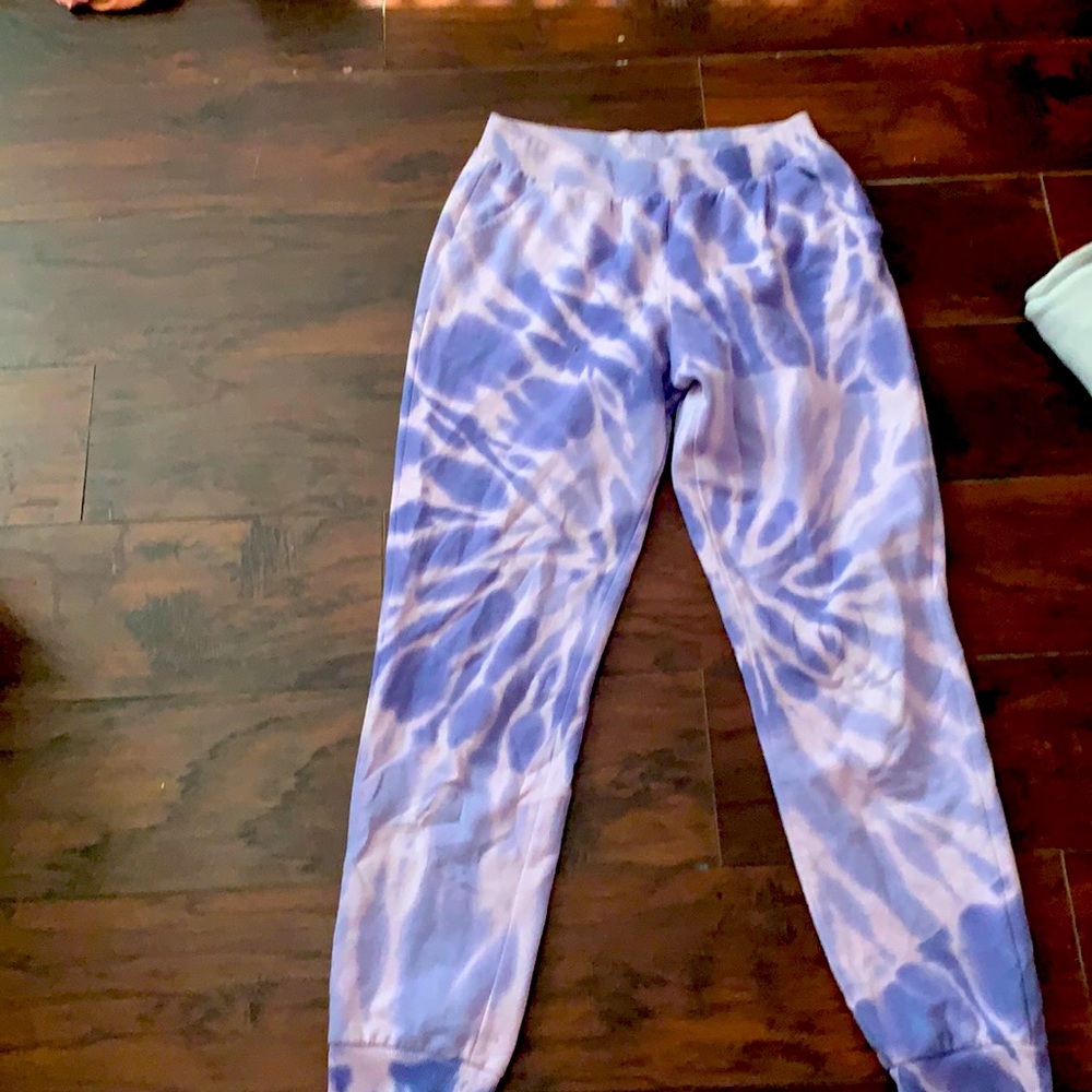 they are so cute and they are purple and white